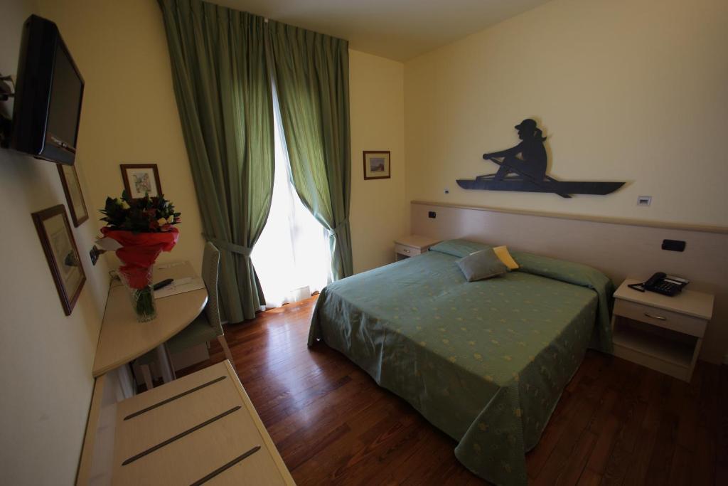 Hotel Fioroni Белладжо Номер фото